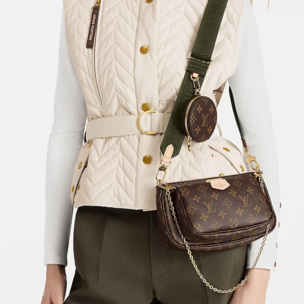 Stunning LV purse with removable straps, three separate detachable bags